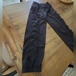 Athleta Studio Jogger Relaxed Athletic Pants, Shirred Leg, Black, Wm's 10T, EUC